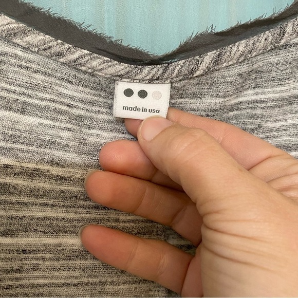 Three Dots Heathered V-Neck Top Silk Trim Sz Large - Picture 2 of 9